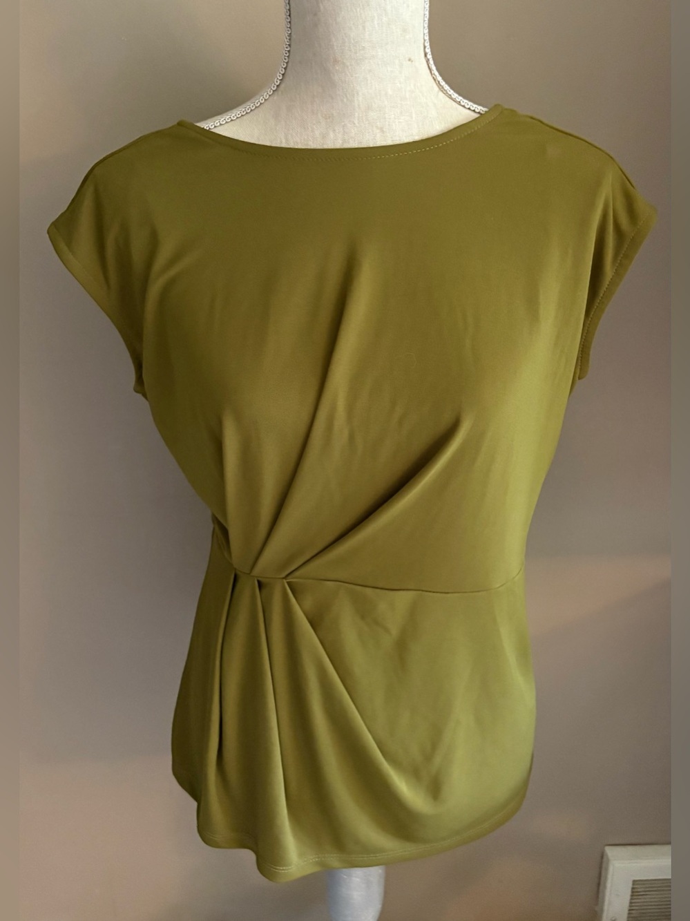Tahari Boatneck Olive Green Twist-Front Waist Knit Cap Sleeve Top Size L